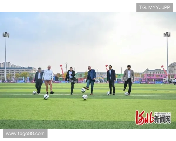 青春绿茵梦描绘激情校园足球赛艺术创想展